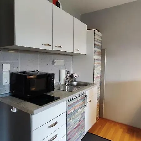 Mia Apartman *
